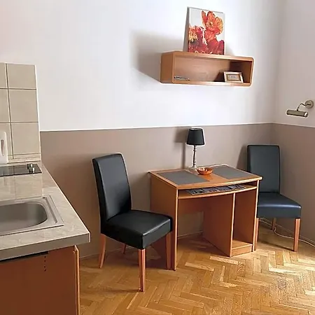 Apartahotel Guest Rest 3*