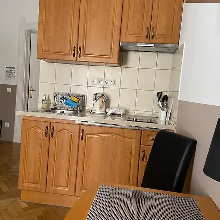 Guest Rest Aparthotel 3*